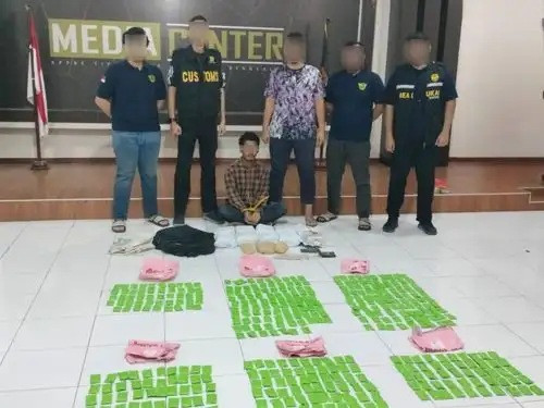 GoNews.co Bea Cukai dan Polri Gagalkan Peredaran Serbuk Haram, Selamatkan Negara Rp54,4 Miliar