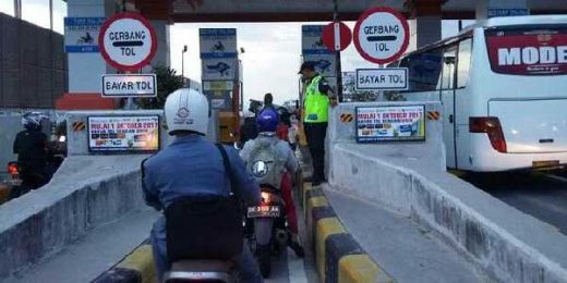 Masinton Dukung Sepeda Motor Masuk Tol, Ini Alasannya...
