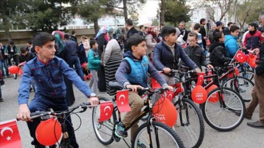 Wow Mantap... Di Turki, Anak-anak yang Rajin ke Masjid Diberi Hadiah Sepeda