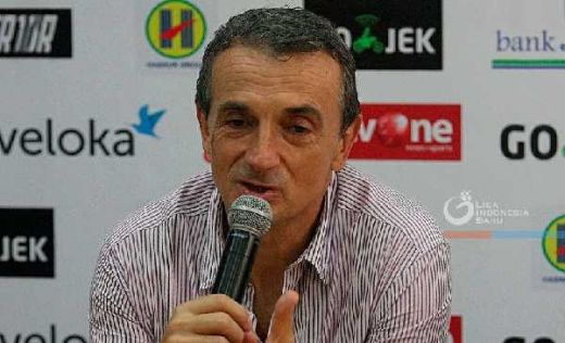 Ditinggal Oliviera, Madura United DitanganiÂ Milomir Seslija