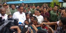 Ke Anak-anak di Sentani, Jokowi Janji Segera Perbaiki Sekolah Terdampak Banjir
