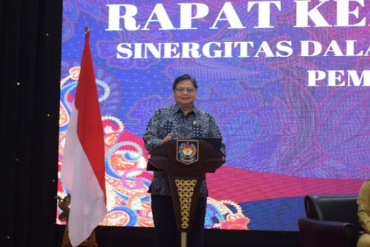 Menko Airlangga Ingatkan Camat Perhatikan Syarat Vaksinasi Booster untuk Pemudik