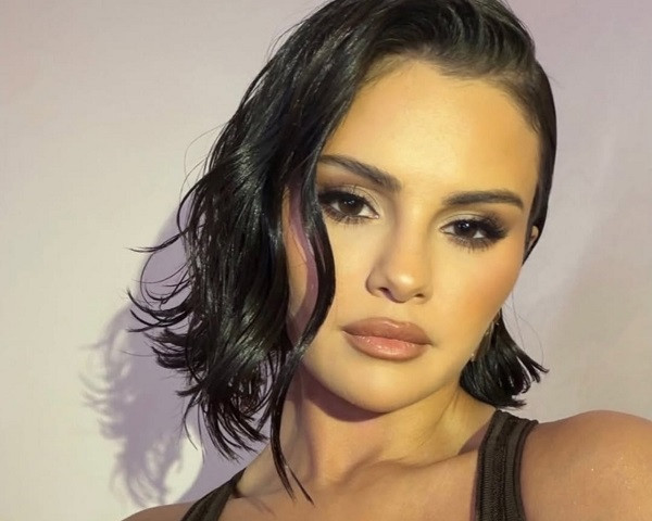 Selena Gomez Curhat Soal Kesehatan Mental Usai Didiagnosis Bipolar