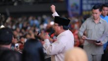 Pantun Prabowo di May Day: Jangan Bingung, yang Menang Prabowo-Sandi