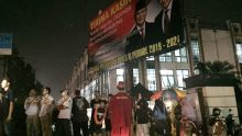 Baliho Prabowo-Sandi di Cileungsi Dijaga Emak-emak hingga Malam