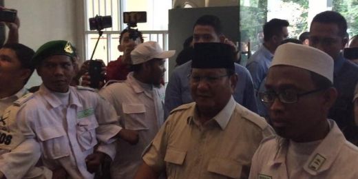 Hadiri Acara Ijtima Ulama III, Prabowo Disambut Laskar Pembela Islam