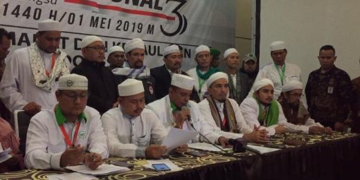 Ijtima Ulama III Dihadiri Prabowo, Minta KPU Diskualifikasi Capres 01