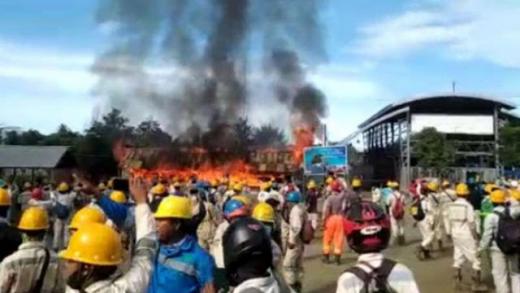 Aksi Demo Buruh Ricuh, Ribuan Karyawan PT IWIP di Maluku Utara Bakar-bakaran dan Menjarah