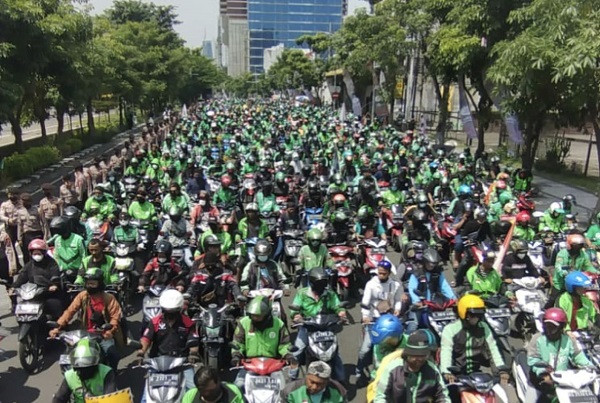DPR Apresiasi Komitmen Presiden Soal Potongan Tarif Ojol di Bawah 10 Persen