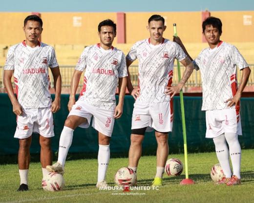 Sisi Kemaduraan Prioritas Launching Jersey Tim