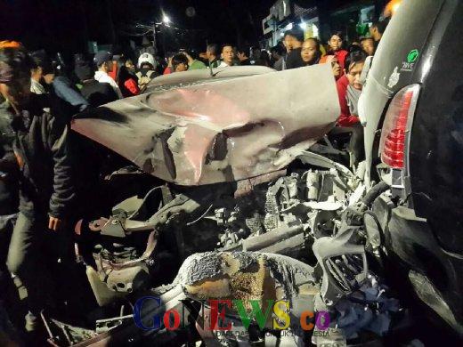 Breaking News: Sedan Tabrak Sepeda Motor di Lampu Merah Warmo Tebet, 1 Meninggal