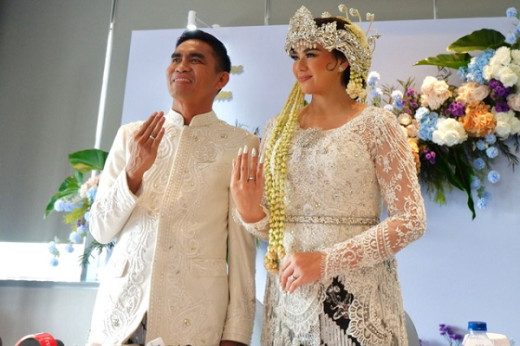 Catherine Wilson Akhirnya Resmi Menikah dengan Politisi Golkar Idham Mase