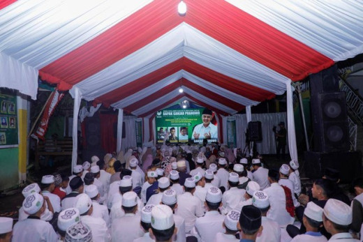 Buat PLTS Solusi Hemat Listrik di Ponpes, Ganjar Didukung Santri Jadi Presiden