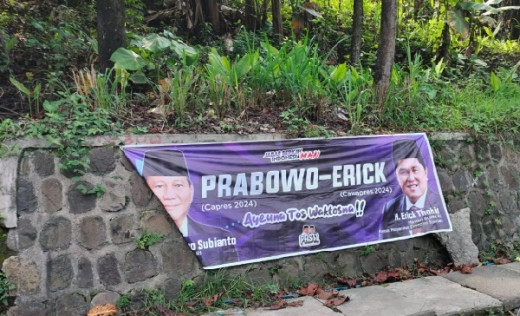 Wah Spanduk Prabowo-Erick Bertebaran di Sepanjang Jalan Cipatat-Cianjur