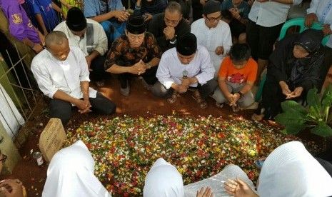 Sosok Almarhum Damanhuri, Wartawan Senior Lulusan Pesantren Gontor yang Tak Pernah Mengeluh