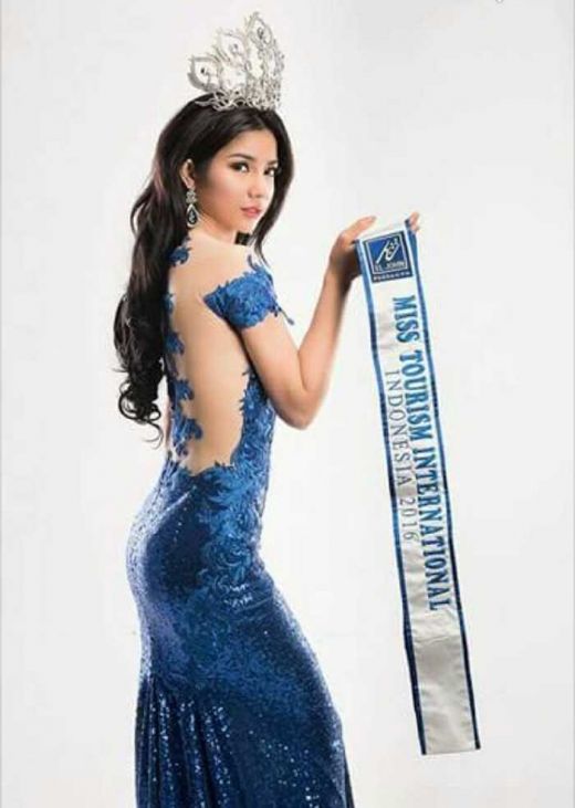 Kalahkan Tuan Rumah, Dikna Sabet Empat Gelar Miss Tourism International 2016 Malaysia