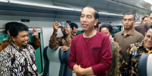 Ditanya Wartawan Soal Kaos Oblong pada Acara Resmi Kenegaraan, Jokowi: Kamu Jawab Saja Sendiri!