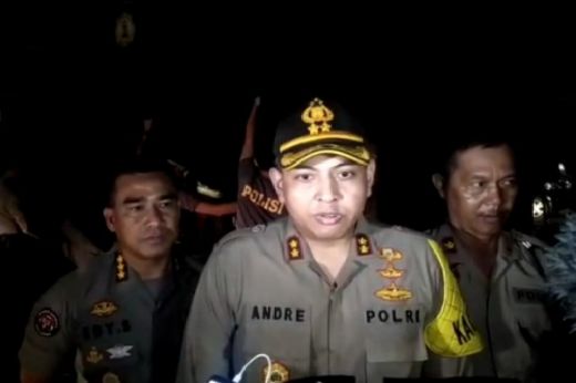 Polda Banten Bantu Evakuasi 2 Ribu KK Korban Banjir di Lebak