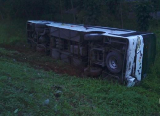Bus PT Epson Terguling di Cikampek,9 Karyawan Luka-luka