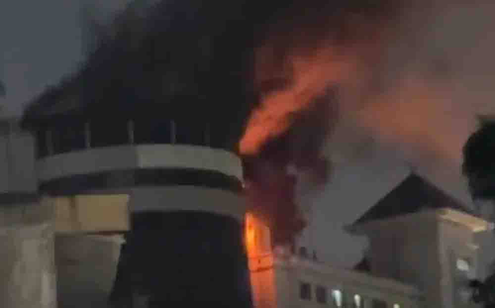 Insiden Ruang Boiler di Rooftop Grand Arkenso, Satu Karyawan Terluka Demi Selamatkan Tamu Hotel
