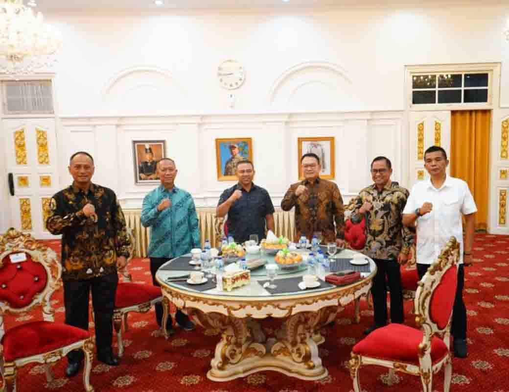 Gubernur Riau Terima Penasihat Presiden, Bahas Pertahanan dan Isu Strategis Daerah