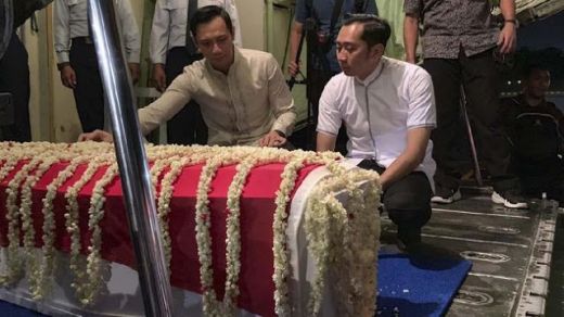 Tiba di Rumah Duka, Pelayat Alm Ani Yudhoyono Banjiri Cikeas