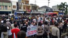 Tuntut Denny Siregar Diadili, Ribuan Massa Forum Mujahid Gelar Aksi Bela Santri