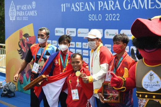 Tim Para Renang Indonesia Rebut 7 Emas di Hari Pertama