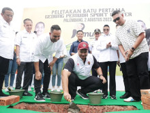 Menpora Dito Letakkan Batu Pertama Pembangunan Gedung Pemuda Sport Center di Palembang
