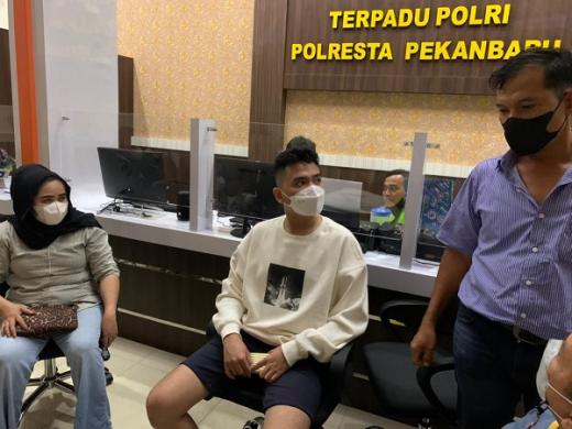 Anggota DPRD Pekanbaru Ida Yulita Diduga Gunakan Mobil Plat Palsu Saat Cekcok dengan Warga