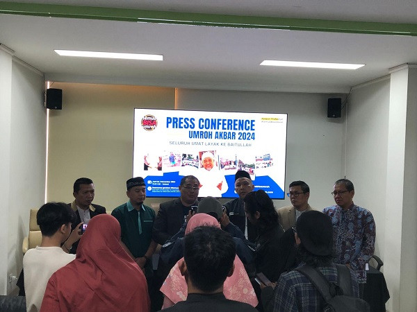 Naffar Tour Berangkatkan Guru Ngaji Penghafal Al Quran 23 Juz Ke Baitullah