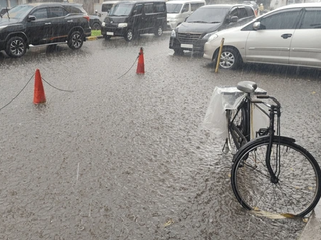 Cuaca Ekstrem Hantam Jabodetabek Hari ini, BMKG Minta Warga Waspada Banjir