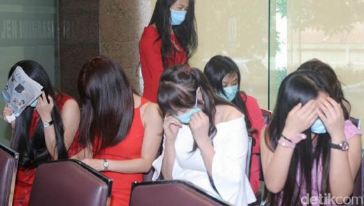 Imigrasi Selidiki Penyalur 76 WN China yang Jadi PSK dan Terapis di Klub Malam Sun City