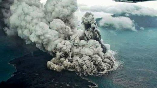 Menurut Pantauan PVMBG, Anak Krakatau Alami 60 Kali Gempa Letusan