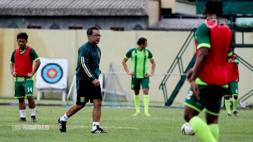 Aji Santoso Fokus Persiapan Hadapi Sabah FA