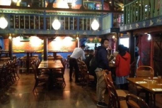 Kronologi 2 Orang Depok Terinfeksi Corona hingga Restoran Amigos minta Dinkes Klarifikasi