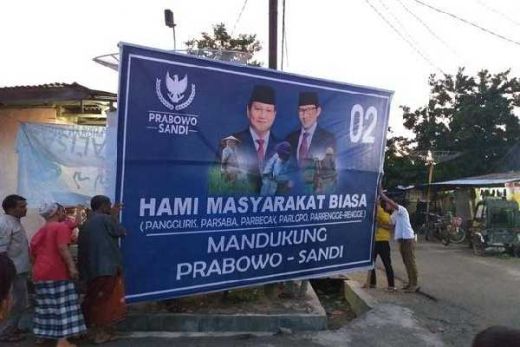 Bukti Militan, Warga Siantar Patungan Buat Baliho Prabowo-Sandi Tanpa Logo Ormas dan Parpol