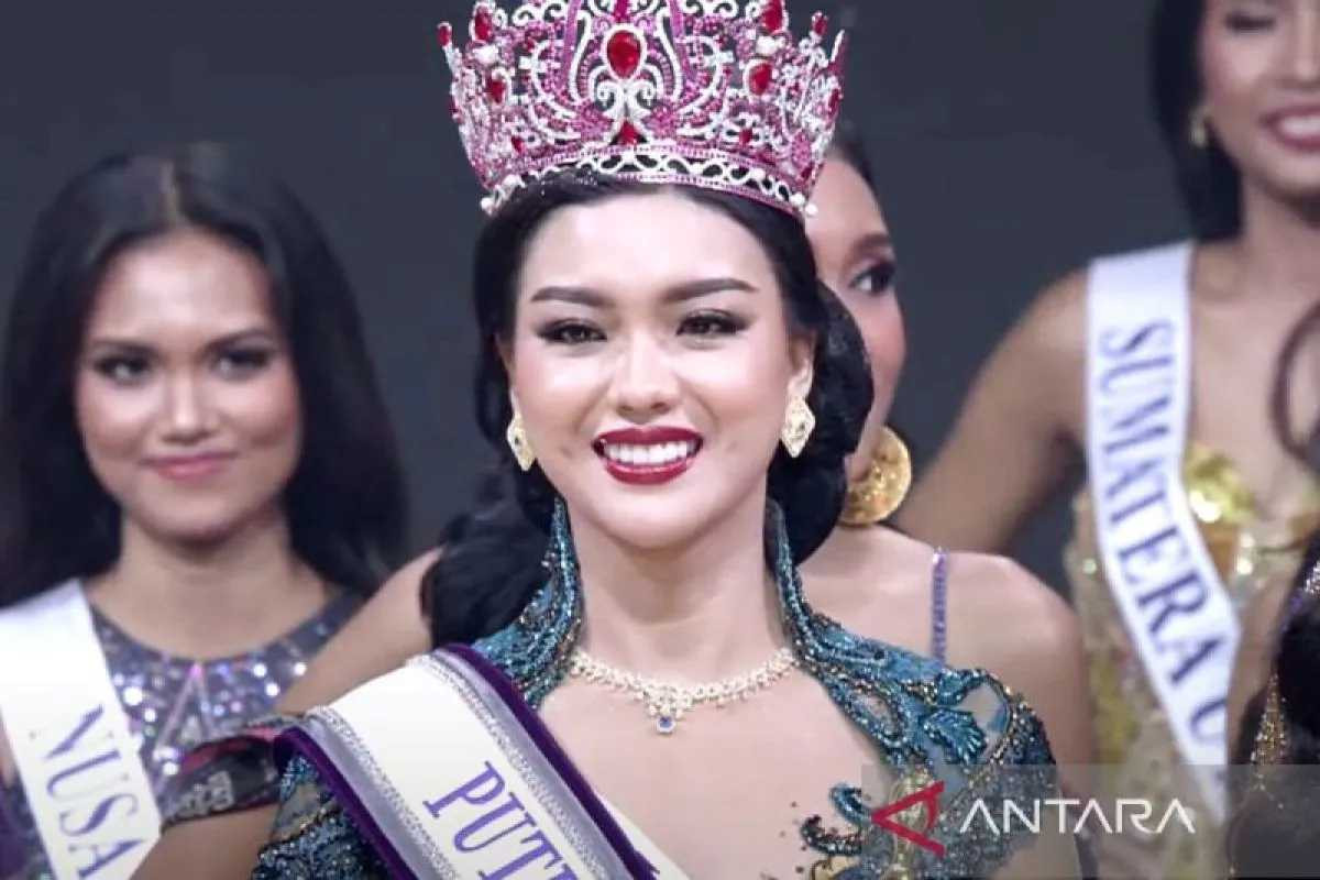 Firsta Yufi Amarta Dinobatkan Jadi Puteri Indonesia 2025