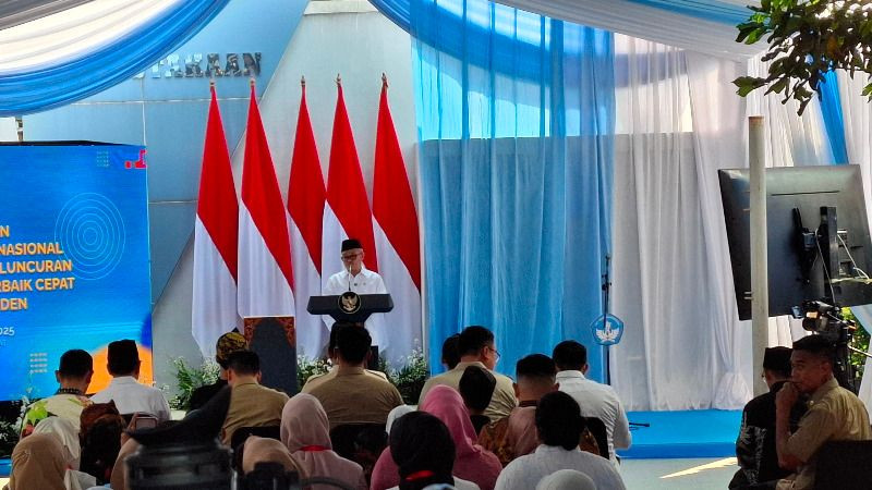 Mulai Tahun Ajaran Baru, Guru Honorer Terima Bantuan Rp300 Ribu per Bulan