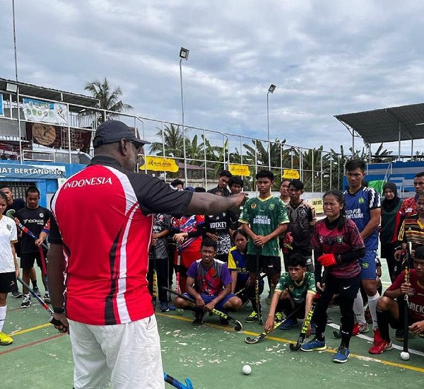 GoNews.co Bersama pemain muda hockey Ind