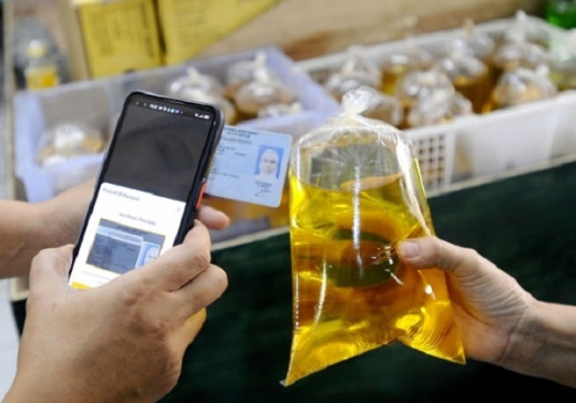 Sekarang, Beli Minyak Goreng Curah Wajib Pakai KTP