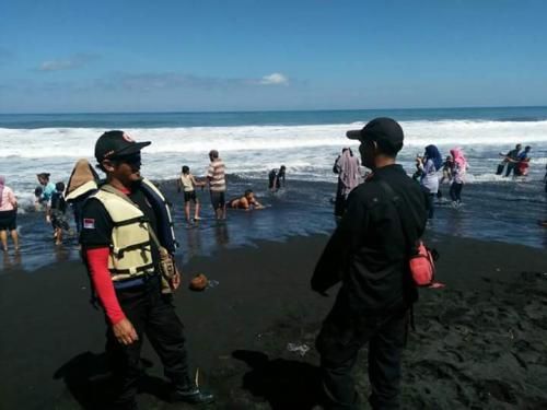 Digulung Ombak Pantai Wotgalih, 3 Tewas dan 1 Luka-luka