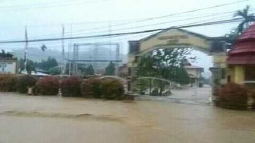 Banjir Bandang Terjang Kota Jayapura, Evakuasi Warga Libatkan Kepolisian