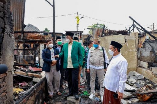 Serahkan Bantuan Bareng NU DKI, Gus Jazil Minta Anies-Risma Perhatikan Korban Kebakaran