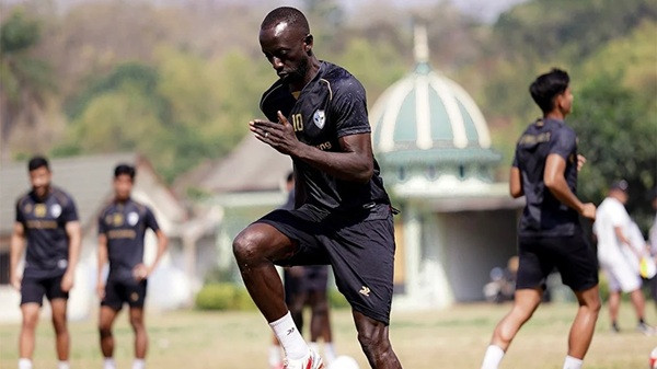 Makan Konate Siap Amankan Poin Lawan Mantan Klub