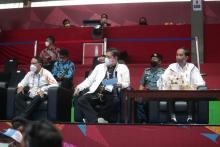 Menpora Amali Bersama Airlangga Hartarto Dampingi Presiden Jokowi Saksikan Pertandingan Wushu