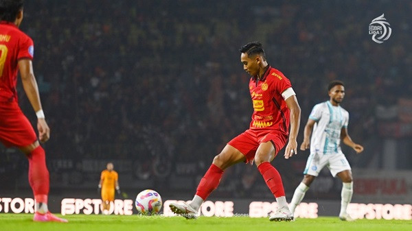 Carlos Pena Tak Mau Terdistraksi dalam Persaingan