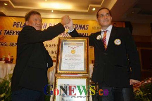 Grand Master Lioe Nam Khiong, Dianugerahi Penghargaan dari MURTI