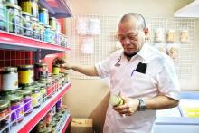 Ketua DPD RI Ajak Masyarakat Awasi Distribusi Minyak Goreng