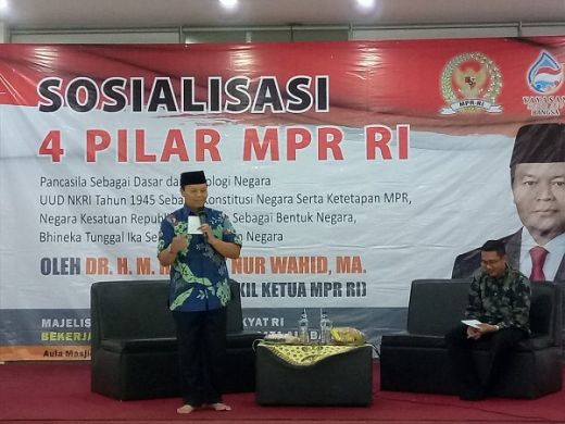 Hidayat Nur Wahid: Umat Islam Ikut Menyelamatkan Pancasila dan NKRI